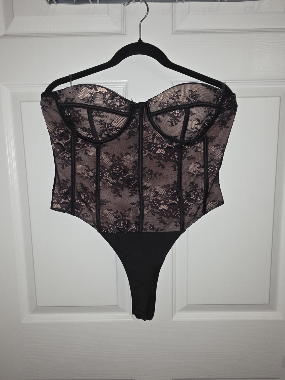 XL Fashion Nova Strapless Black Lace Bodysuit with Nude Lining